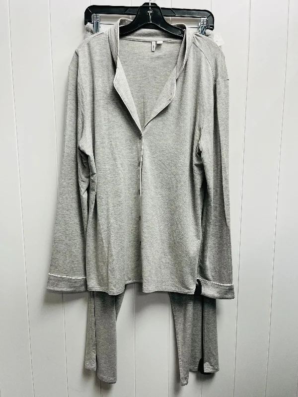 women's pajamas for cozy bedtime routinesPajamas 2pc By Nordstrom In Grey, Size: M