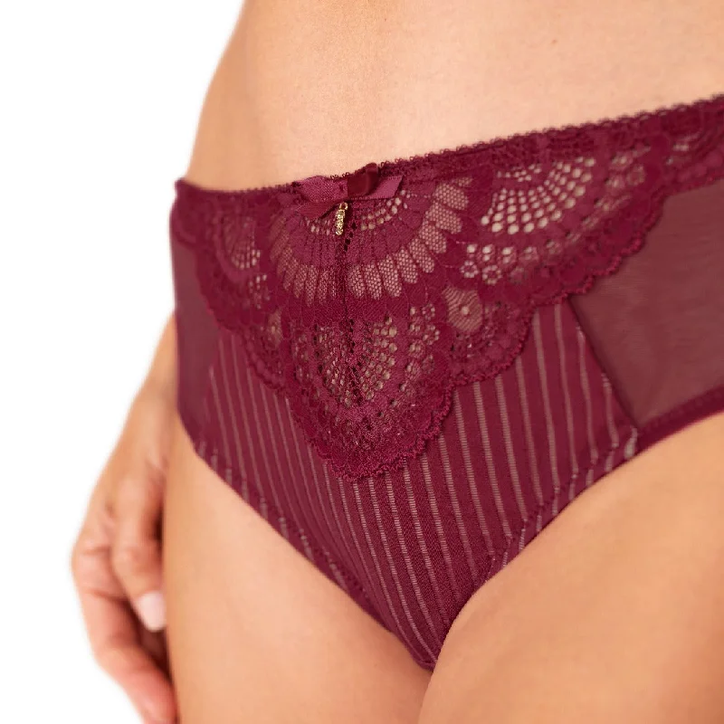 stretch lace panties with a sheer lace waistband for a seductive appealAmoena Karolina Panty