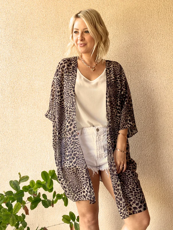 women's pajamas with a sophisticated, modern twistBrown leopard print kimono